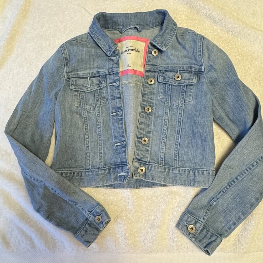 Abercrombie Kids Classic Light Wash Denim Jean Jacket Girls Sz XL Cute & Sassy!